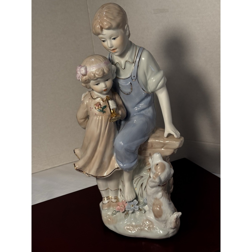 Beautiful Porcelain Figurine Of A Boy And Girl With A Dog. Lladro Style Unmarked